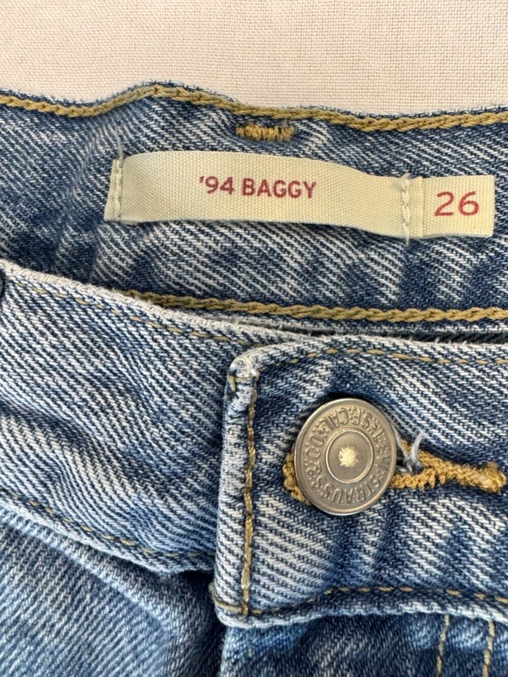 Levis's '94 Baggy Jeans Womens Medium Wash Size 26 - Picture 6 of 16